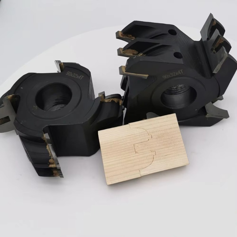 Przemysłowa frezarka profilowa – Woodworking Industries recenzja i cena