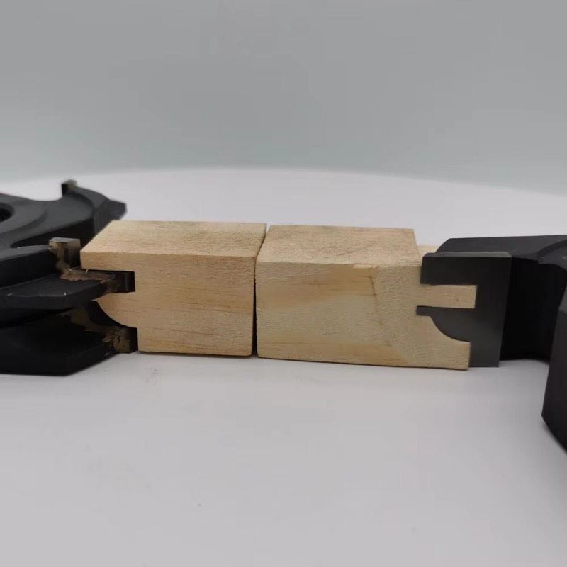 Przemysłowa frezarka profilowa – Woodworking Industries recenzja i cena